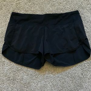 Lululemon short size 6